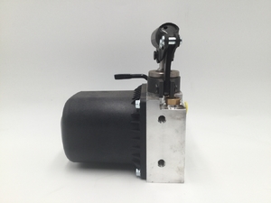 NSN Hand Driven Hydraulic Ram Pump NSN 4320-01-136-7770 image